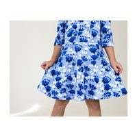 The Bubbly Dress, Cora's Flowers