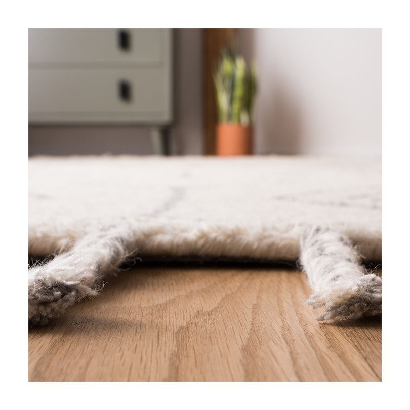 Casablanca Cleo Rug, Ivory/Silver Casablanca Cleo Rug, Ivory/Silver